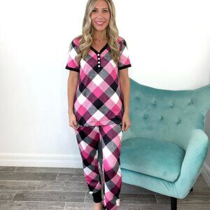 NEW Shirley & Stone Pajama Set Capris Short Sleeve Dog PINK PLAID Soft SIZE XS